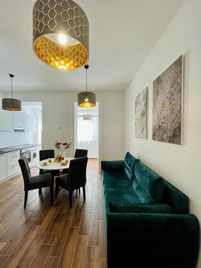 Lux Apartmans Pula Exterior photo