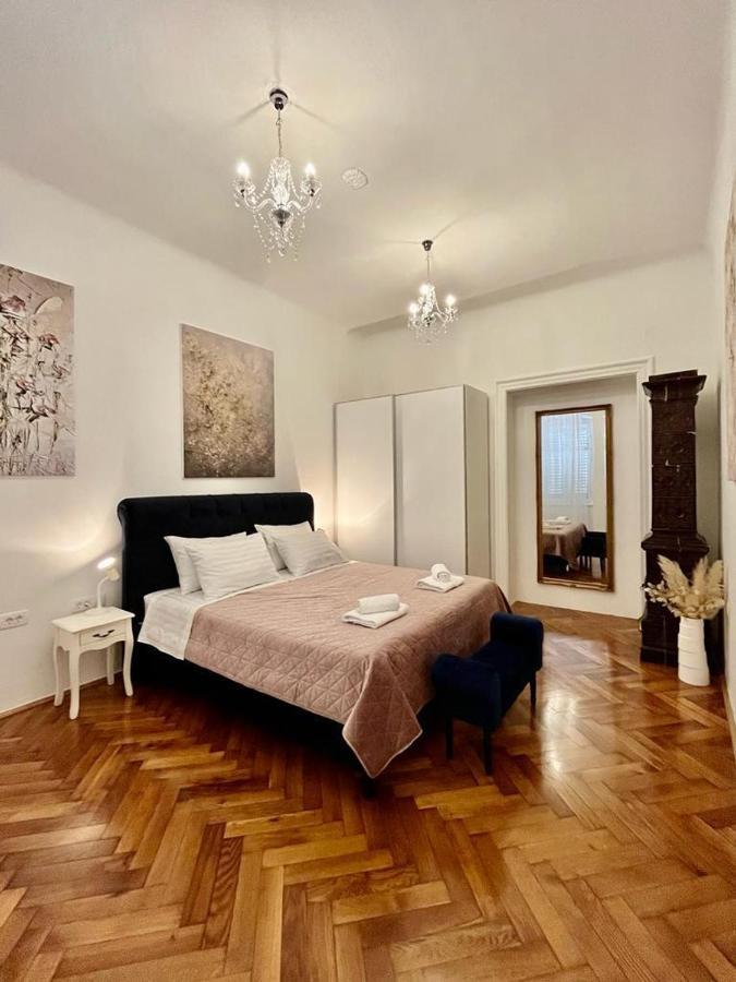 Lux Apartmans Pula Exterior photo