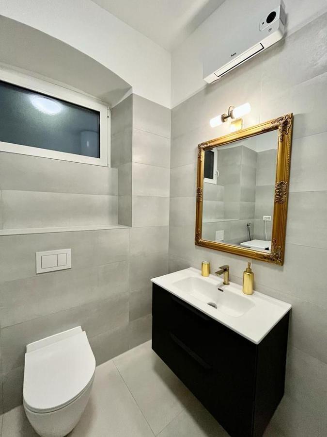 Lux Apartmans Pula Exterior photo