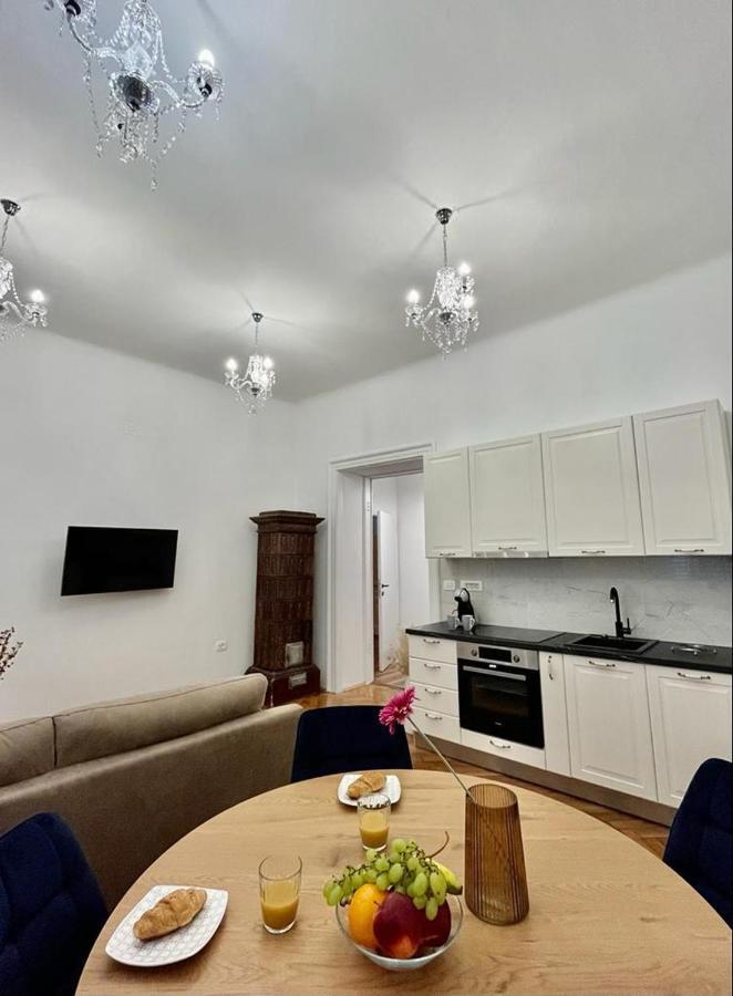 Lux Apartmans Pula Exterior photo